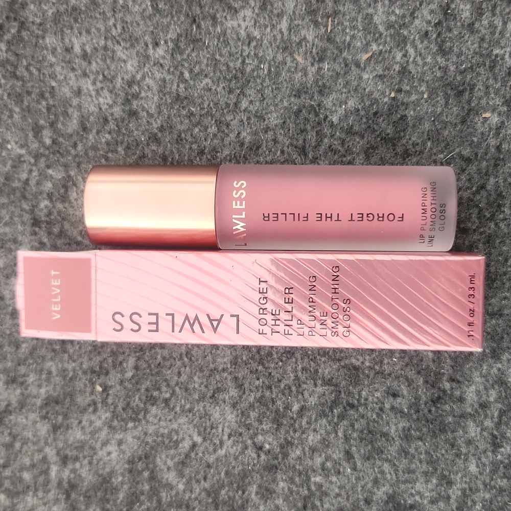 Lawless forget the filler lipgloss in Velvet
